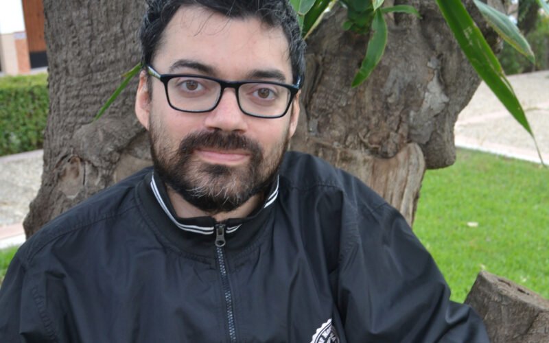 Alejandro Fuster Román cautiva con ‘Los misterios de Jembruk: El despertar’, su primera novelística de imaginación alegre