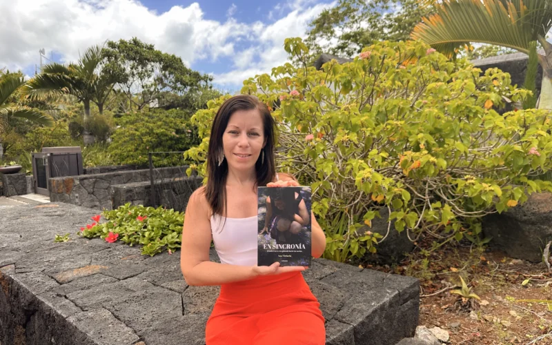 Ana Victoria Barresi presenta su primer libro «En sincronía», un viaje hacia el despertar personal