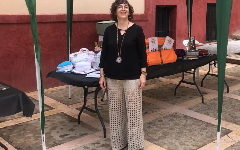 Enriqueta Climent del Valle presenta Mis Compañeras de viaje, un testimonio vital sobre la fibromialgia y la fatiga crónica