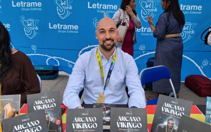 Rubén Lázaro Bagüés presenta su novela Arcano Vikingo I: El Crepúsculo de los Dioses en Sant Jordi 2025