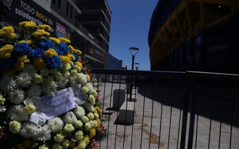 Miles de hinchas le dan el último adiós a «Miguelo» en La Bombonera