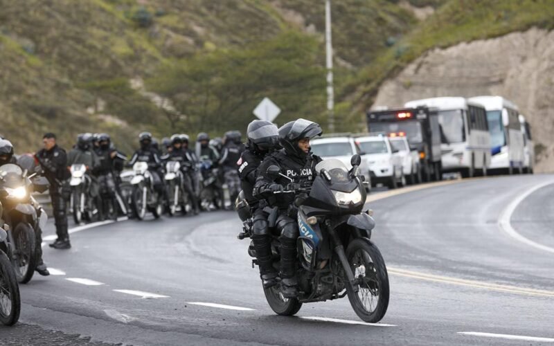 El gobierno de Ecuador envía militares para reprimir la protesta indígena