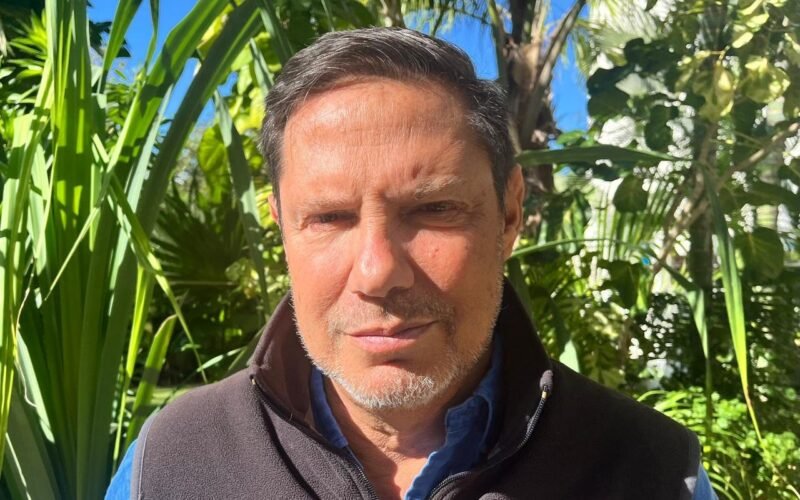 Diego A. Covarrubias explora el humor, la locura y la fragilidad humana en su nueva obra literaria