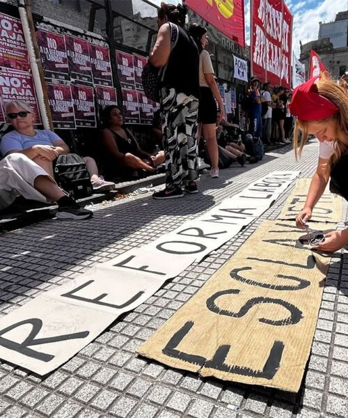 Regresiva reforma laboral: cuando la salud se convierte en extorsión