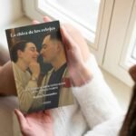 Matías Fernández Grignoli sacude la narrativa romántica con su aclamado debut ‘La Chica de los Relojes’