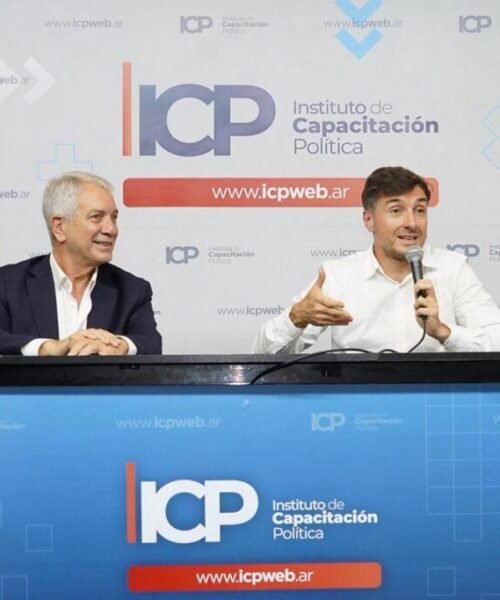 Con Alak y Ghi, comenzó en La Plata un ciclo de conferencias sobre gobiernos y territorios