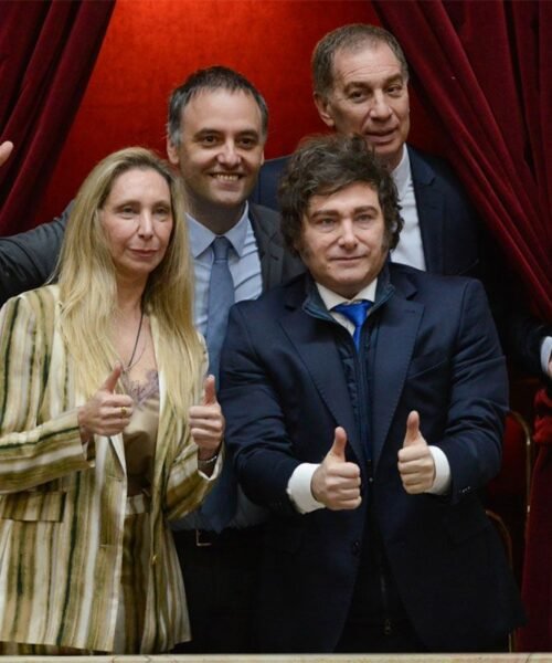 Otro show libertario: con Milei a la cabeza, todo el Gobierno va al Congreso a respaldar a Manuel Adorni