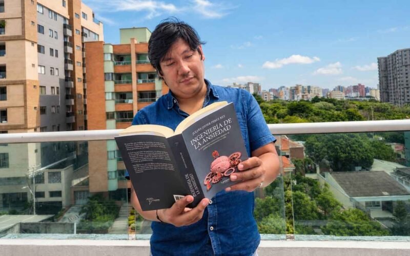 Julián Javier Pérez Rey transforma la ansiedad en una herramienta de reconstrucción personal con su obra Ingeniería de la Ansiedad