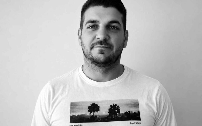 Sergio Luis Barrios debuta en la literatura contemporánea con una historia de amor nacida en la era digital