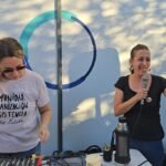 La comunidad educativa volvió a pintar los pañuelos de las Madres que el Gobierno porteño había borrado