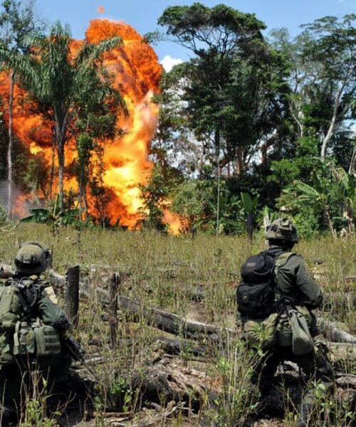 El Gobierno acusa a disidencias de las FARC de buscar influir en las elecciones tras combates que dejaron más de 50 muertos