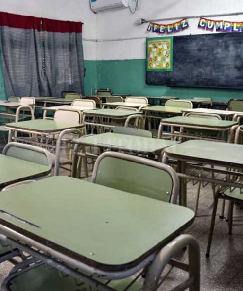 El Ministerio de Educación porteño eliminó 44 cargos docentes de la escuelas primarias para adultos