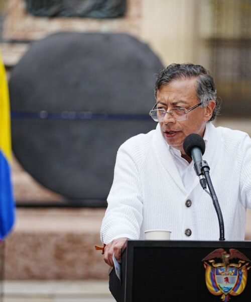 Petro insiste en cuestionar el software usado para el conteo de votos en Colombia