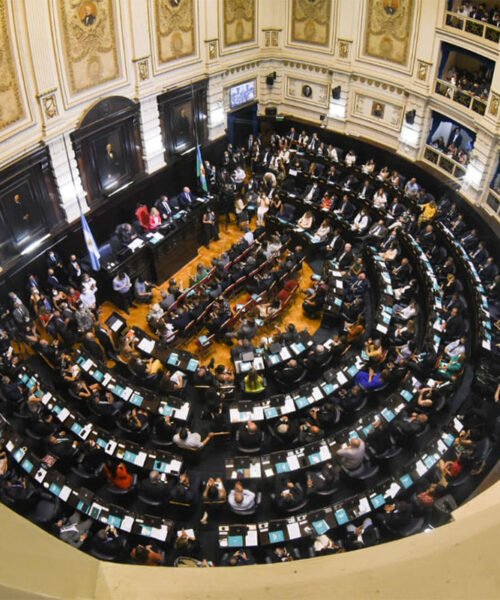 Medicamentos estatales, sistema integrado de salud y regulación de las apps de delivery: Kicillof activó su agenda legislativa