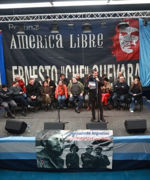 “Estamos con Cuba”: Un acto en defensa de la isla y en repudio al bloqueo