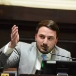 La xenofobia es libertaria: presentaron un proyecto de ley para que los extranjeros paguen salud y educación en Provincia