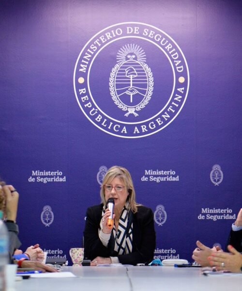 La «operación bandera» que dejó en ridículo al gobierno