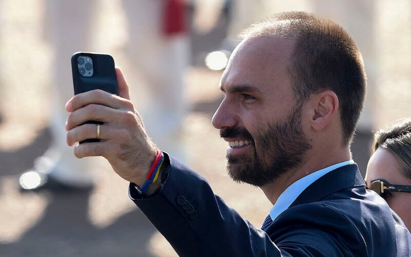 Eduardo Bolsonaro obtuvo la residencia permanente en Estados Unidos