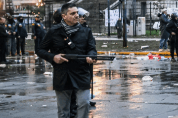 Monteoliva justificó al comisario que disparó de civil en la represión: “Era una escopeta de ruido”