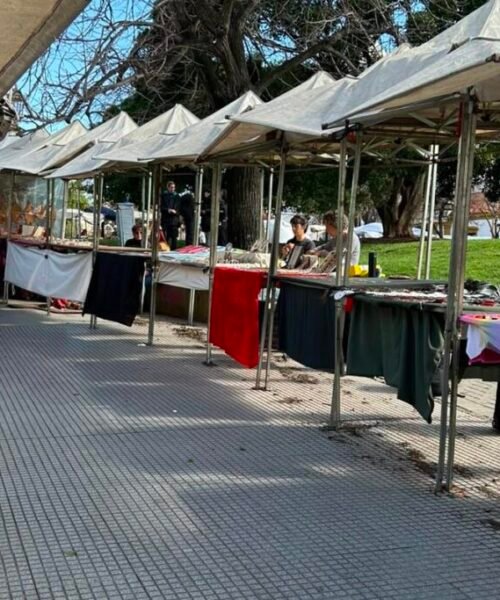 A más de un mes del robo de su mercadería, feriantes de Plaza Francia exigen respuestas al gobierno porteño