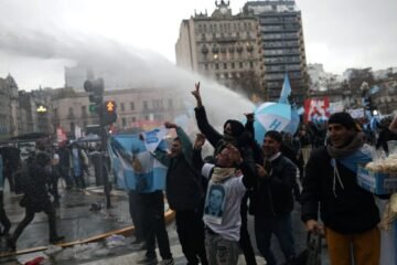 Cómo la Ley de Tierras destruyó el relato de Milei (y qué viene después)
