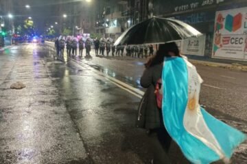 El pesimismo sobre el futuro económico arrincona al gobierno de Milei 