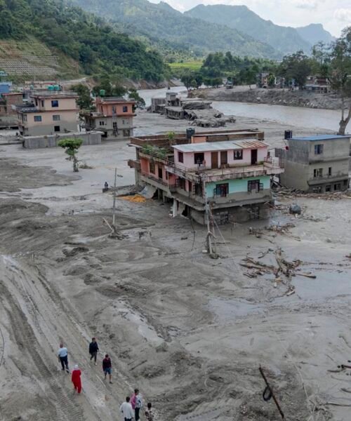 Ya son más de 500 muertos y casi mil desaparecidos por la devastadora riada en Nepal
