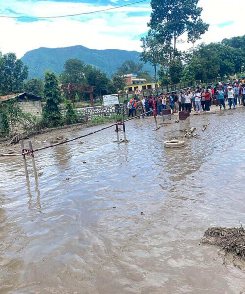 Desastre en Nepal: una riada provocó al menos 160 muertos y cientos de desaparecidos