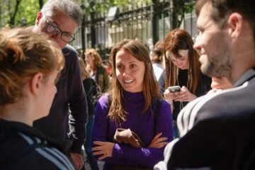La Comisión de Educación porteña recibió a familias que rechazan la jornada completa en escuelas