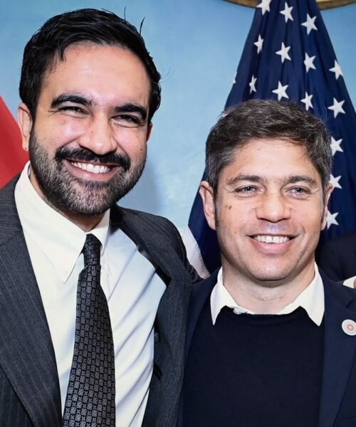 Kicillof cuestionó el “milagro económico” de Milei en un desayuno con Mamdani y Sánchez en Nueva York