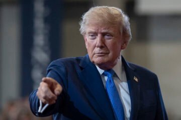 Trump admitió que «podría revisar» el apoyo a Gran Bretaña en la disputa con la Argentina por las Malvinas
