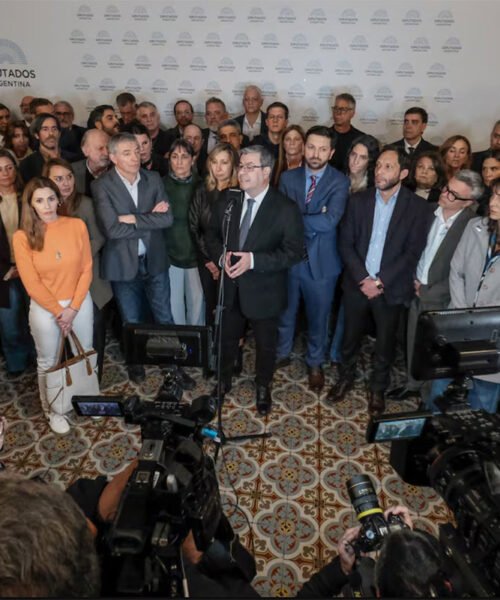 El oficialismo no pudo desactivar la sesión y la oposición lleva al recinto endeudamiento y emergencia en discapacidad