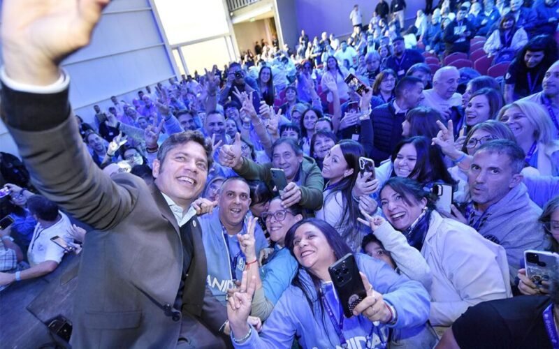 Kicillof y Massa perfilan la interna peronista con convocatorias militantes