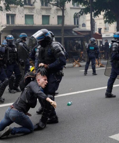 Represión en Francia: al menos 40 profesores heridos y casi 2.000 detenidos en protestas estudiantiles