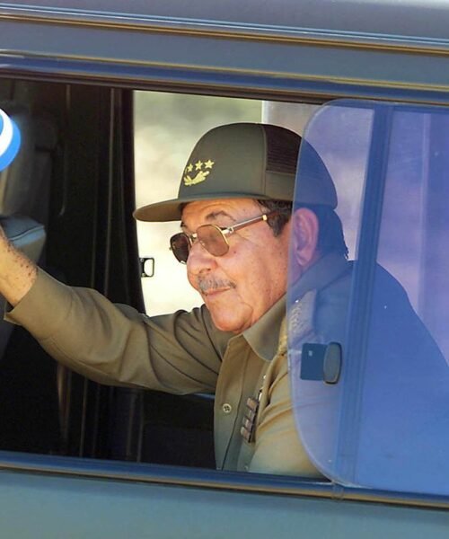 Rusia condenó por «infundada» la orden de arresto contra Raúl Castro