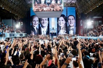 Máximo: «Tres años de Milei y hay recesión; a los tres años de Néstor cancelábamos la deuda con el FMI»