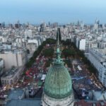 Menem busca eliminar el artículo del DNU 70 que anulaba la Ley de Tierras